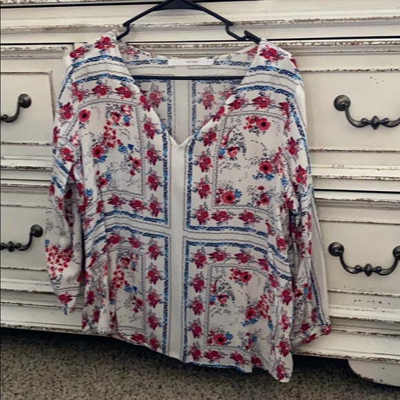fun 2 fun Tops - Cute blouse!!